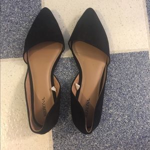 Pointed-toe Flats